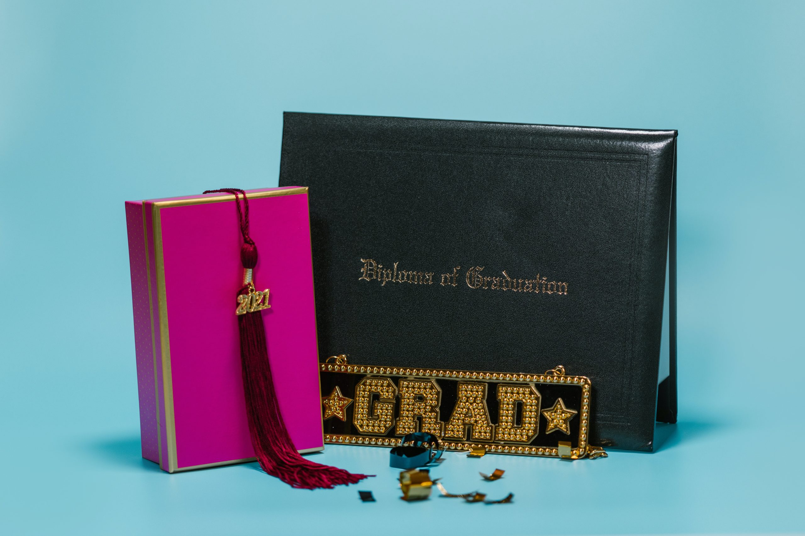 Top 10 Unique and Memorable Graduation Gifts for 2024